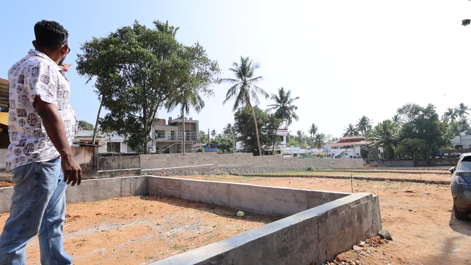 House Plots for Sale on Manacaud Main Road Frontage!