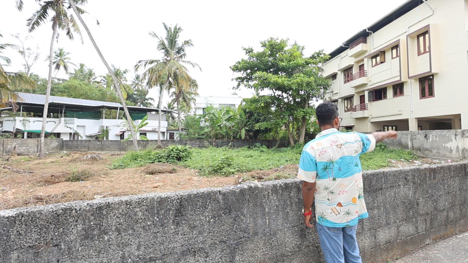 Prime Residential Plot Near Airport & Lulu Mall – Ideal for Builders | Karikkakom