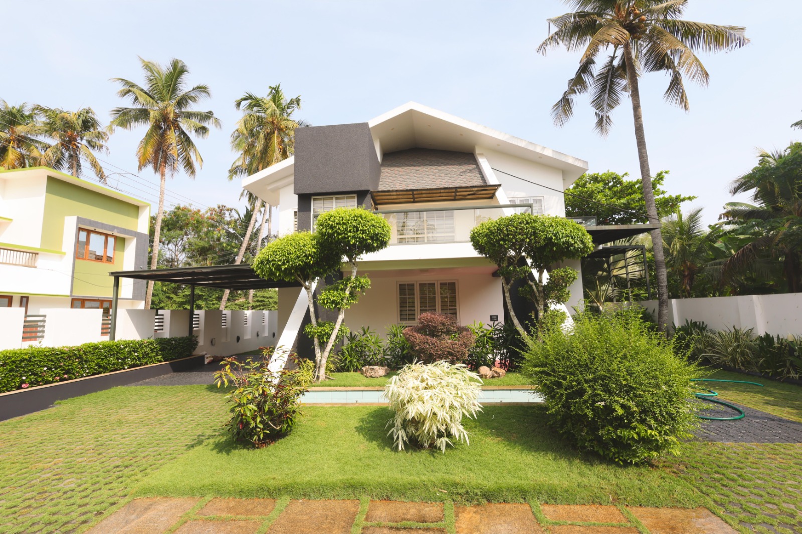 Ultra Luxury 3600 sq ft Villa on 12 Cents – Near Kamaleswaram Jn